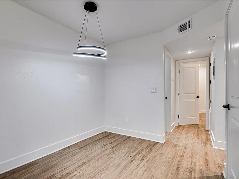 202 E 45th St #205 — Photo 7