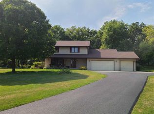 9898 N Woodgate Ln, Byron, IL 61010