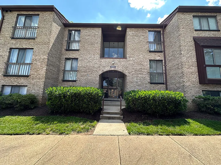 2052 Royal Fern Ct #2B — Photo 20
