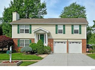 727 Auber Ridge Ct, Ballwin, MO 63011