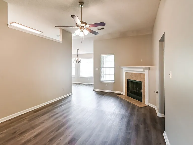 3123 Conger Ct W — Photo 3