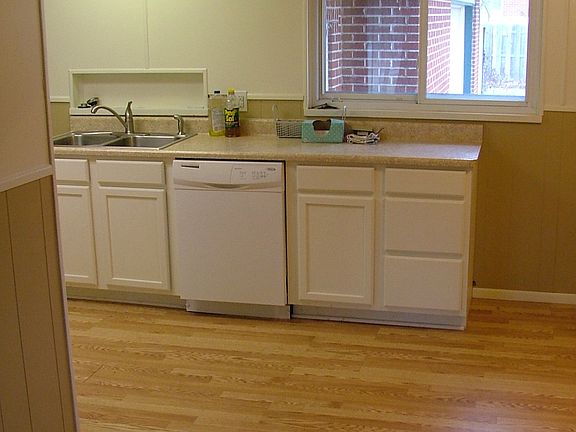 4th image of 505 Dee Ave
