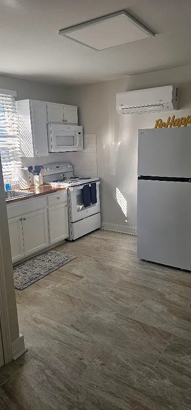 2 bed, 1.5 bath, $1,800 — Photo 4