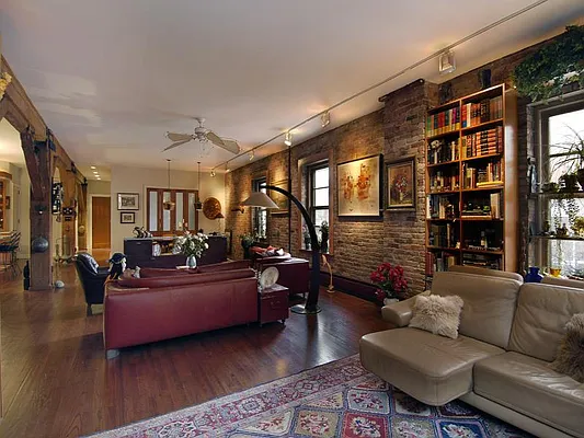 Sold by Sotheby's International Realty | media 16