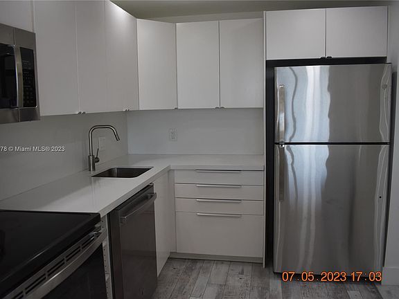 5th image of 13499 Biscayne Blvd APT 914