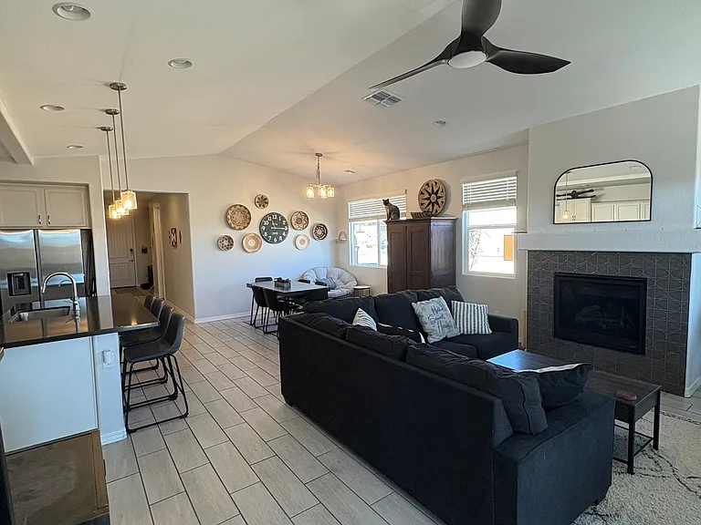 6255 Goldfinch Dr — Photo 4