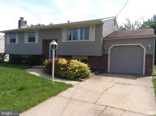 217 Hobart Dr, Clementon, NJ 08021