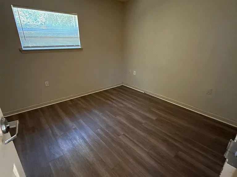 1609 W Pensacola St #122 — Photo 5