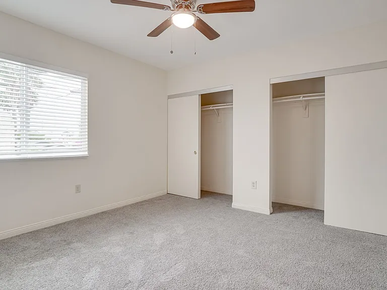 3846 Van Dyke Ave — Photo 8