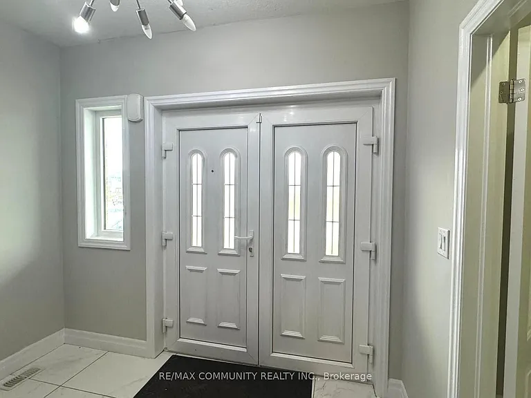 18 Morris St — Photo 3