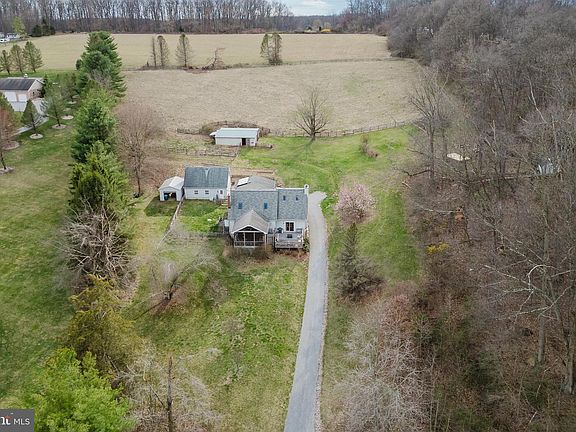 2nd image of 1568 Deer Creek Rd