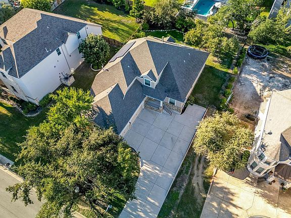 5th image of 15201 Joseph Dr