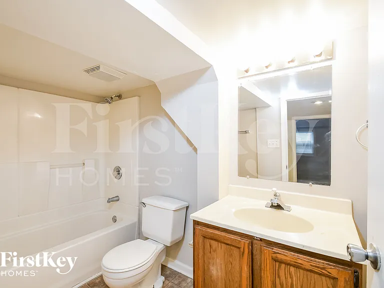 9026 Kasteel Way — Photo 11