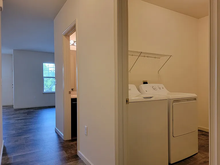 Holly Tree Apartments — Photo 35