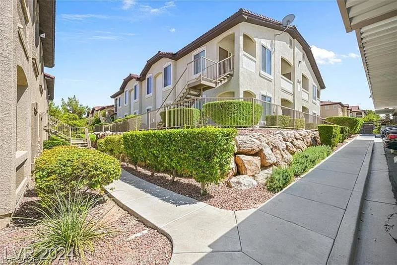 3540 Cactus Shadow St #204