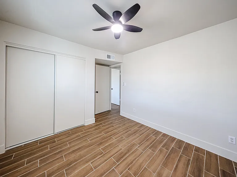 9222 N 35th Ave #10 — Photo 6