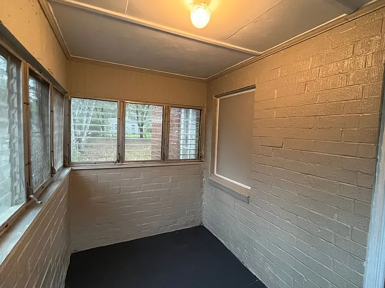 922 Harbison Dr — Photo 9