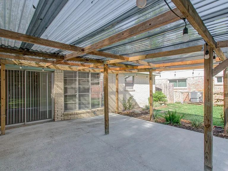 15611 La Casa Ln — Photo 37