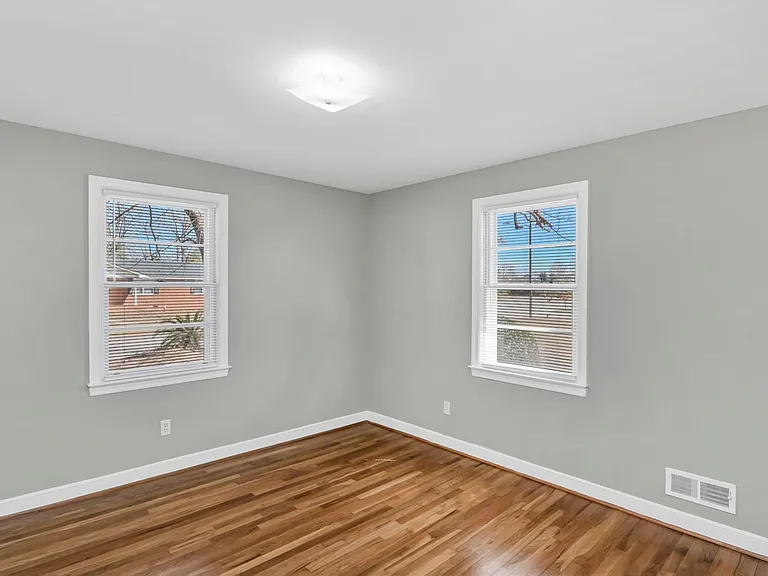 1813 Fairlawn Cir — Photo 22