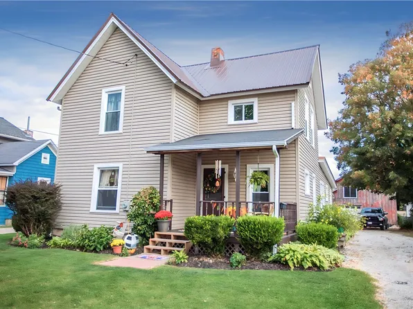 66 East St, North East, PA 16428