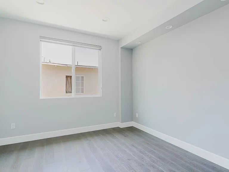 4418 1/2 Kingswell Ave — Photo 16