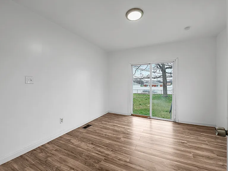 25439 New York Ave — Photo 9