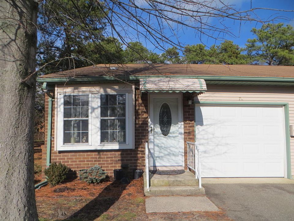1st image of 7 Deerfield Dr #A