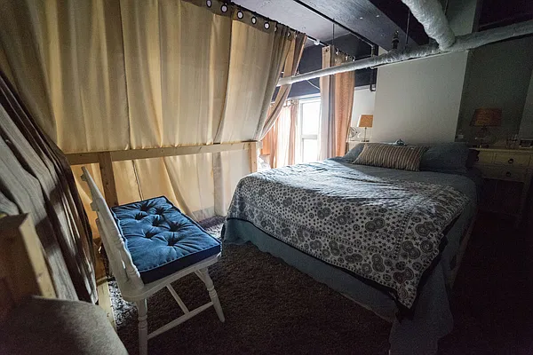 Rented by Manhattan Management LLC | media 27