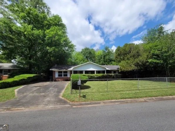 111 Briarwood Dr, Warner Robins, GA 31093