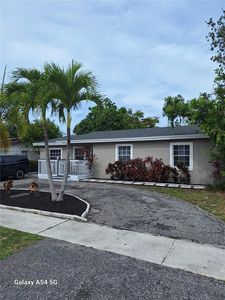 423 SW 80th Ave, North Lauderdale, FL, 33068