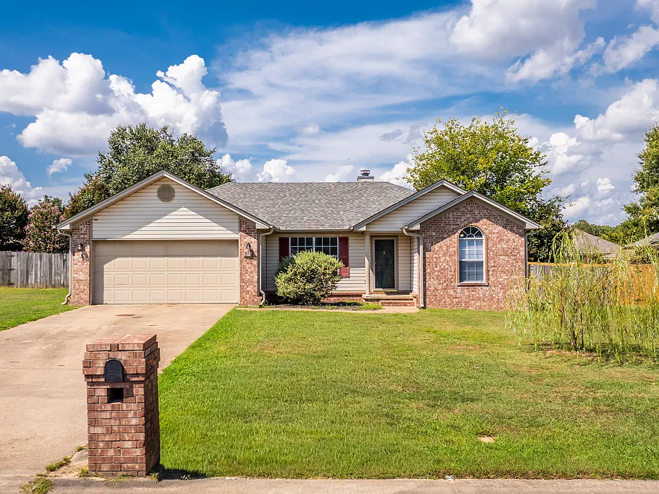 12 Applewood Dr