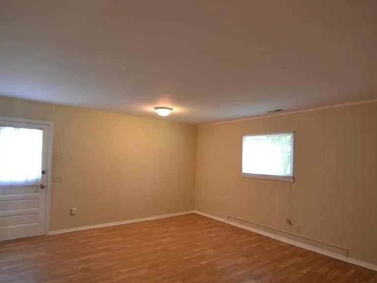 7200 Longstreet Dr — Photo 6