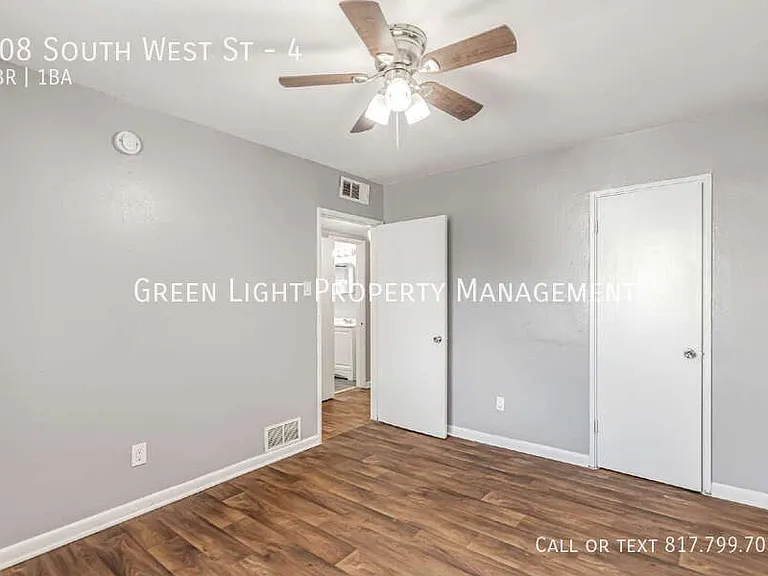 308 S West St #4 — Photo 7