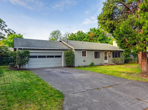 1228 E 11th St, Medford, OR 97504