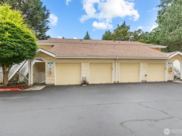 2560 118th Avenue SE #3-201, Bellevue, WA 98005