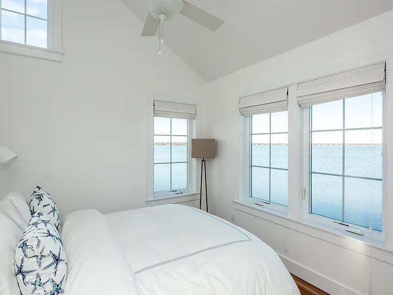 1025 Flying Point Rd — Photo 13