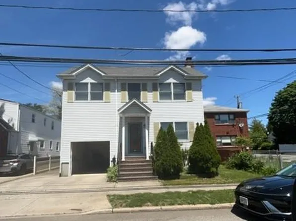 1113 5th Avenue, New Hyde Park, NY 11040