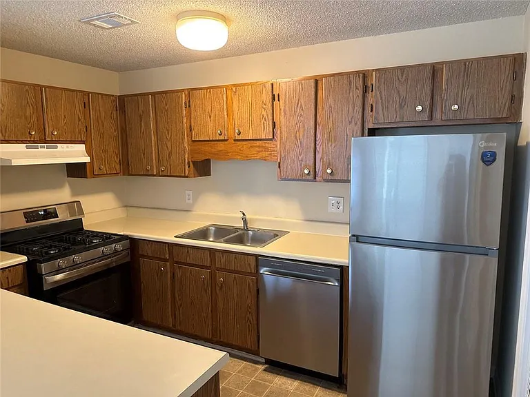 1600 Oakpointe Dr SW #G — Photo 8