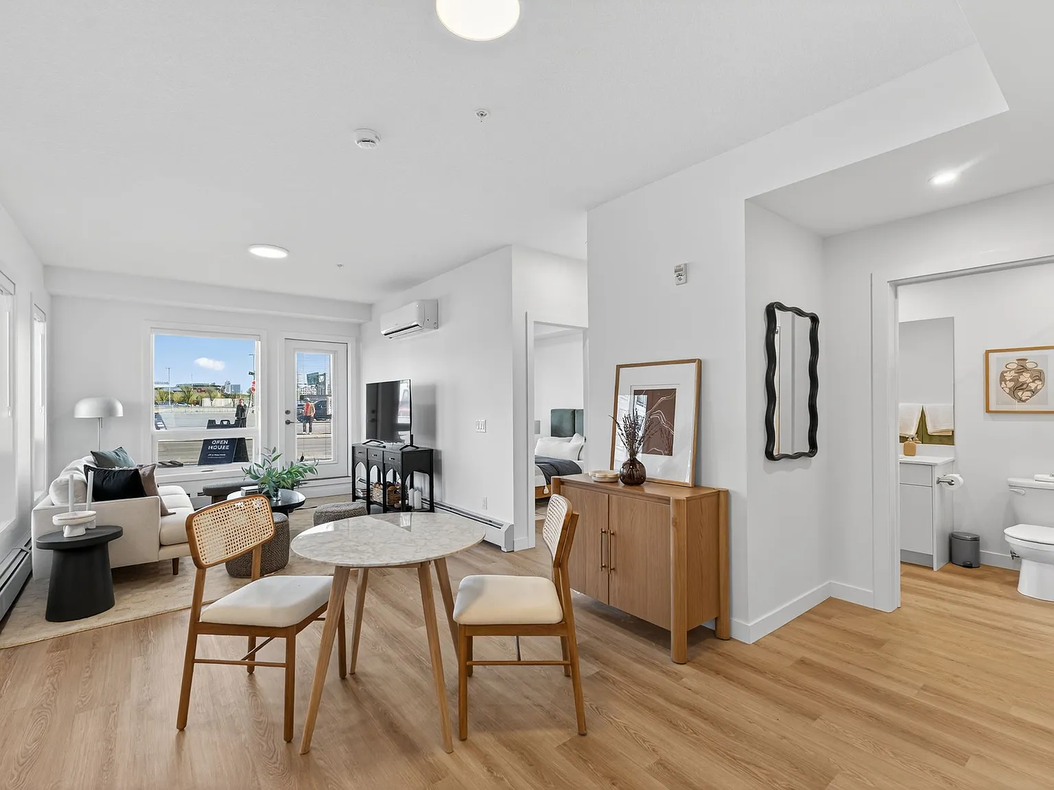 Kings Landing Apartment — Photo 4