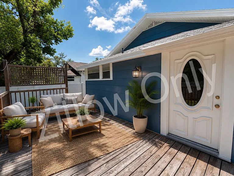 315 E Ford St — Photo 4