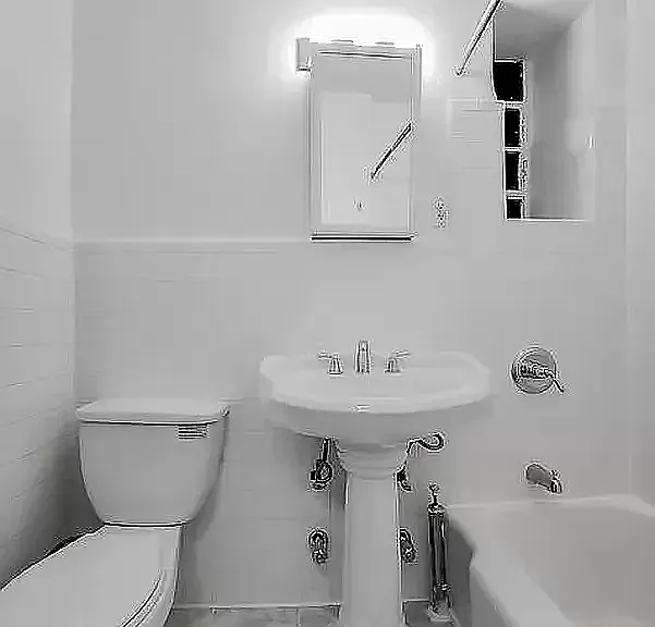 322 E 74th St #3B — Photo 3
