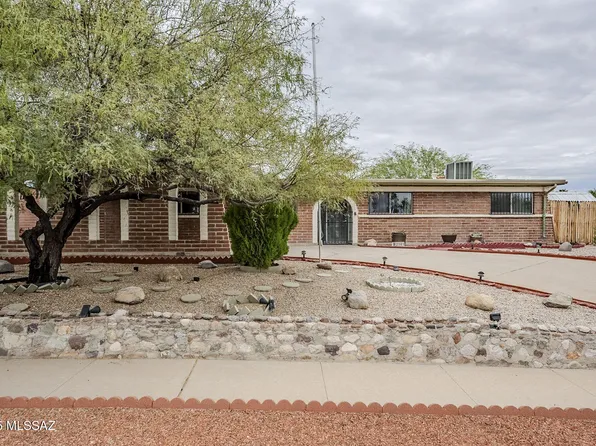 2141 S Deer Trail Cir, Tucson, AZ 85710