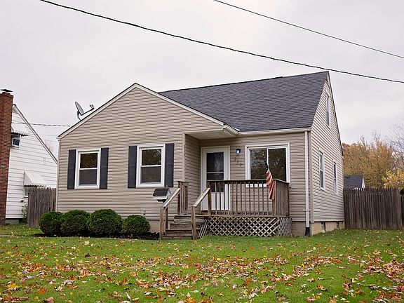 3rd image of 1229 Cedar Dr