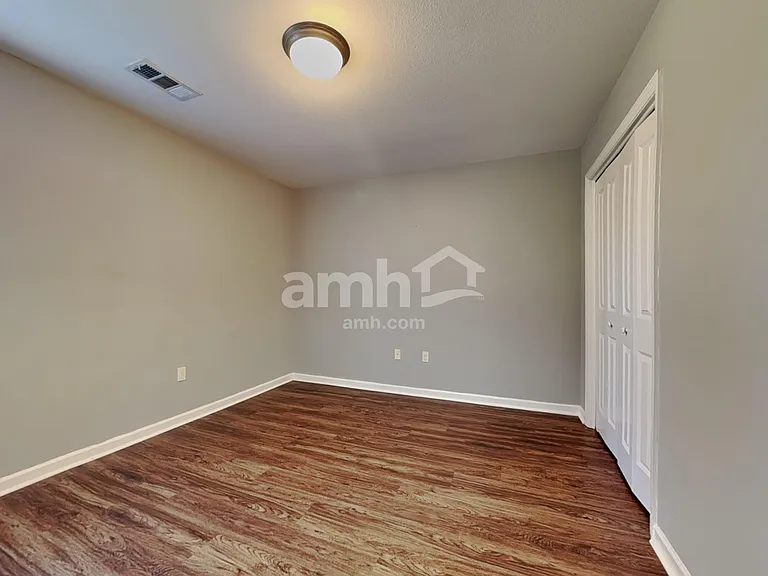 2400 Ancient Oak Ln — Photo 11
