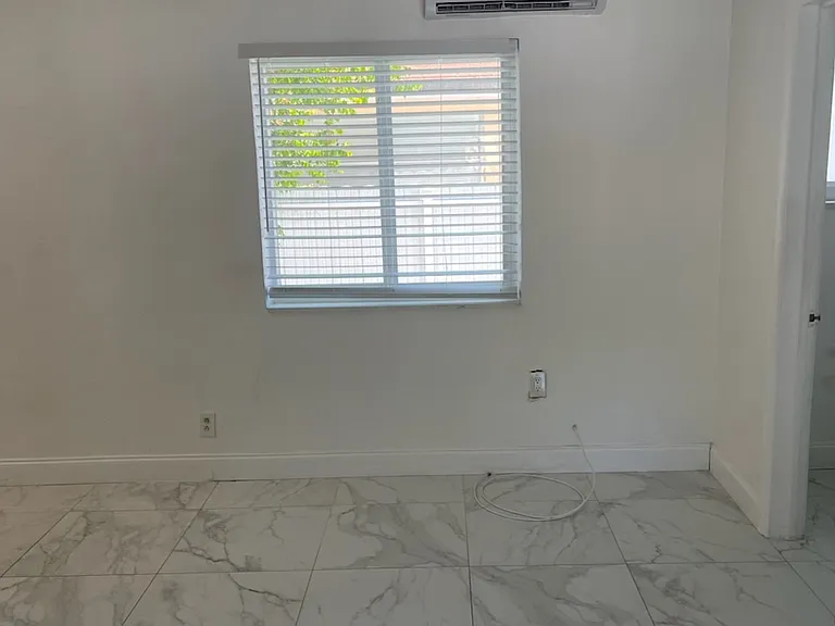 625 S 20th Ave — Photo 11