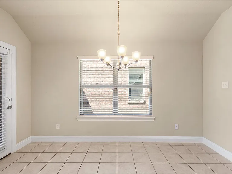 3816 Fordham St — Photo 5