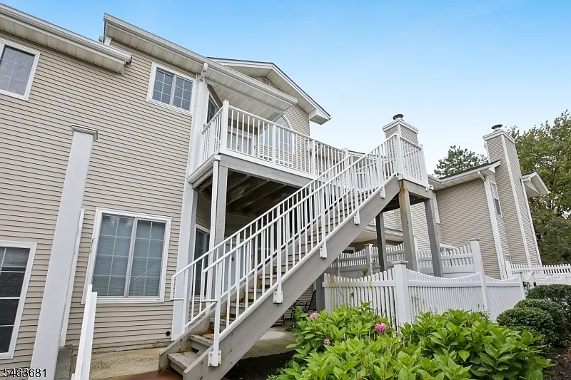 2 bed, 2.0 bath, $2,800 — Photo 3