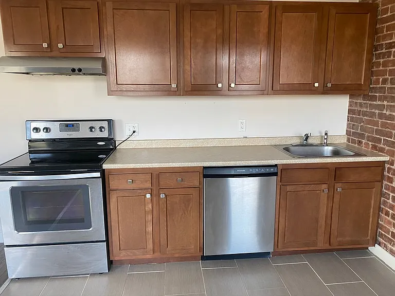 208 Waterman St #7 — Photo 11