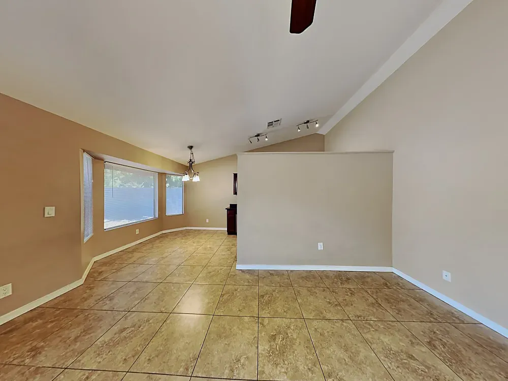 3 bed, 1425 sqft, $1,300 — Photo 3