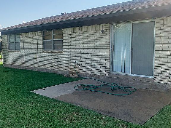 4th image of 3501 NE Silcott Pl